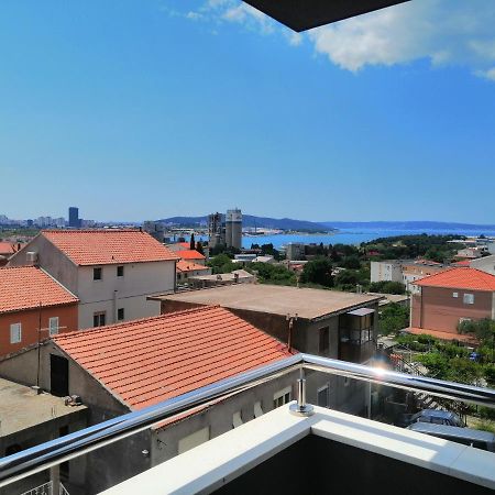 Luxury Apartment Queen Solin Buitenkant foto