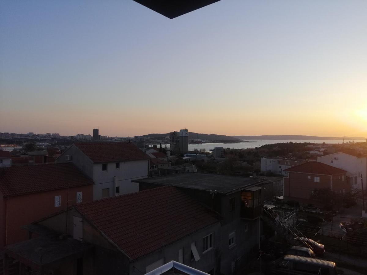 Luxury Apartment Queen Solin Buitenkant foto