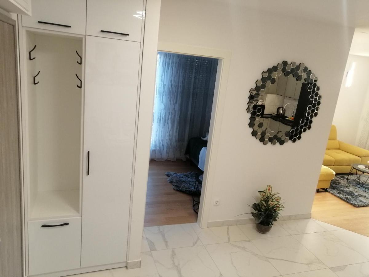 Luxury Apartment Queen Solin Buitenkant foto